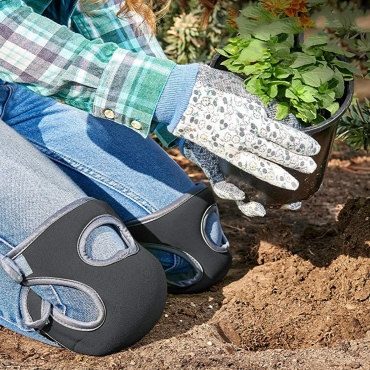 Knee Pads for Gardening - GardenGuard