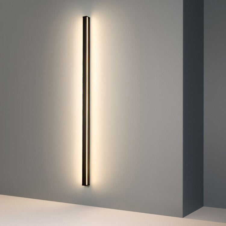 Linear minimalist and modern wall lamp