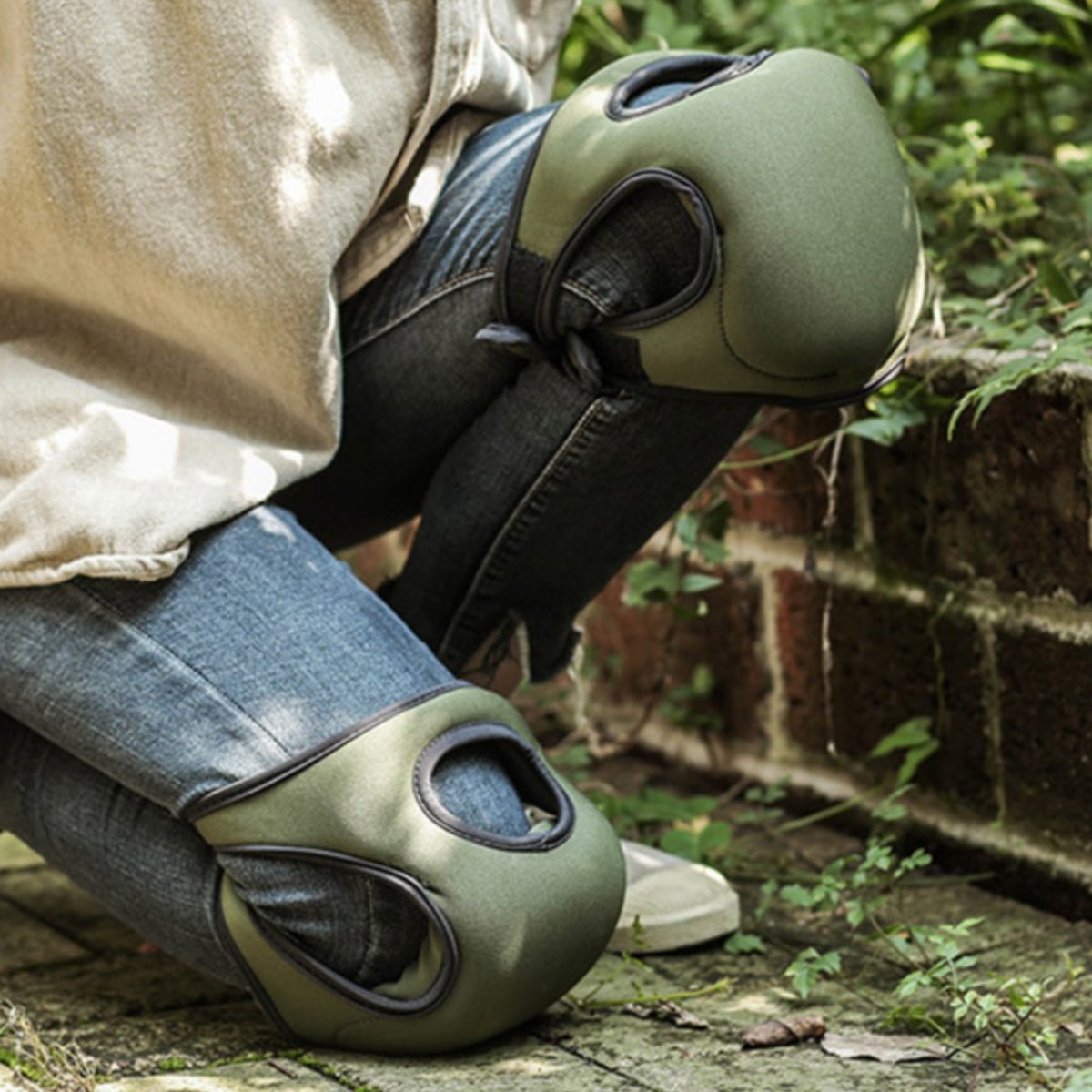 Knee Pads for Gardening - GardenGuard
